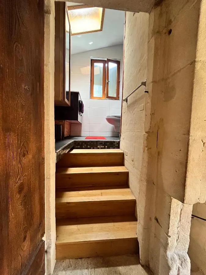 Appartement Le Donjon De La Roquette à Arles 0*,