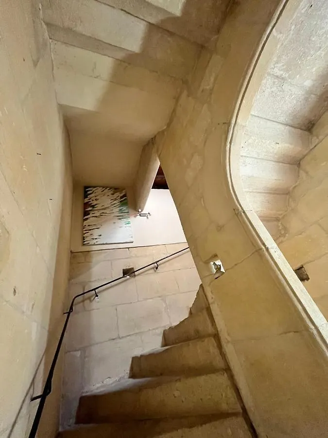 Le Donjon De La Roquette Apartment Arles